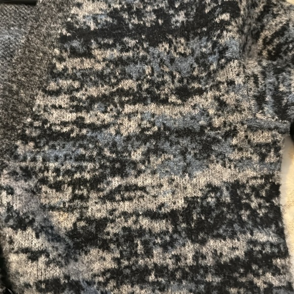 Athleta Sweater - Picture 3 of 5